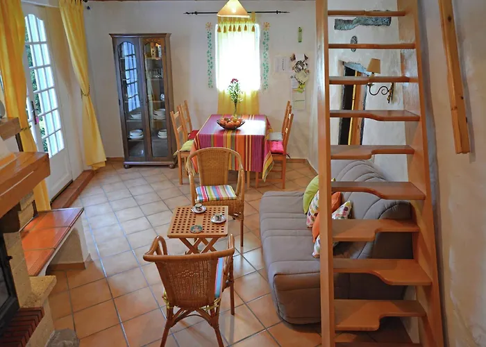 In Pyrenees With Stunning Mountain Views Villa Fenouillet (Pyrenees-Orientales)