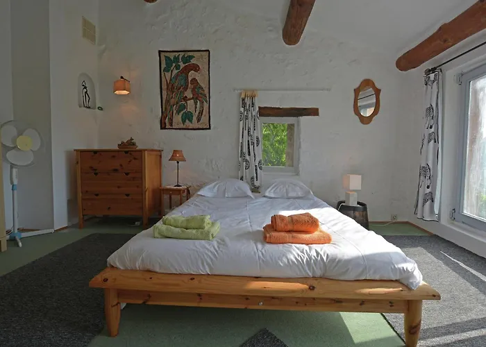 In Pyrenees With Stunning Mountain Views * Fenouillet (Pyrenees-Orientales)